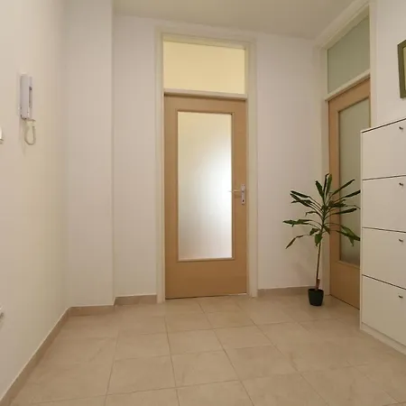 Apartment With A Parking Space - 13871 Makarska