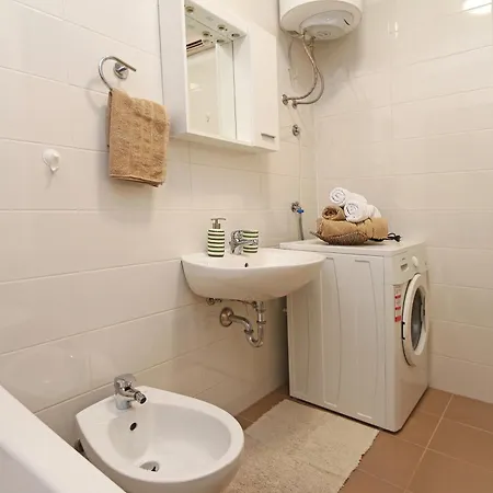 Apartment With A Parking Space - 13871 Makarska